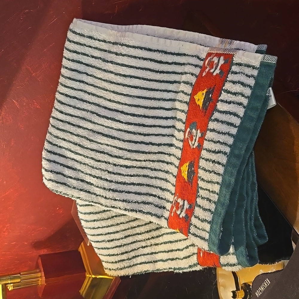 Vtg Well Equipped Kitchen - Christmas 100% Cotton Kitchen Towel  - set of 3